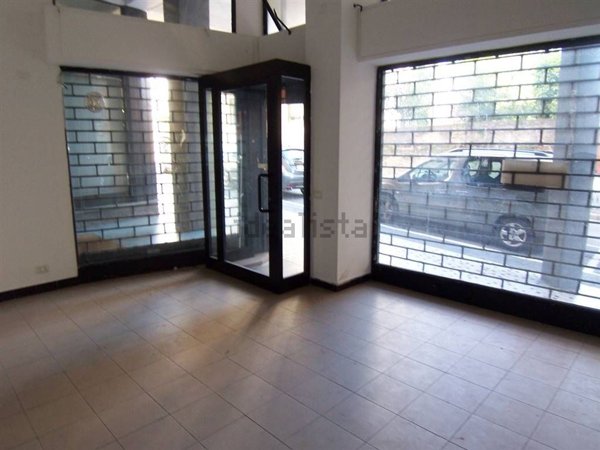 negozio in vendita a Verbania in zona Intra