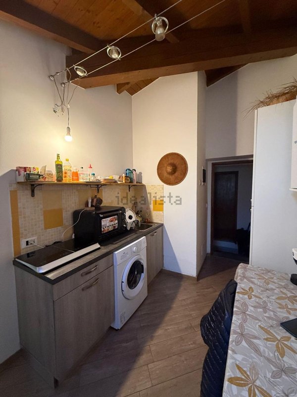 appartamento in vendita a Verbania in zona Suna