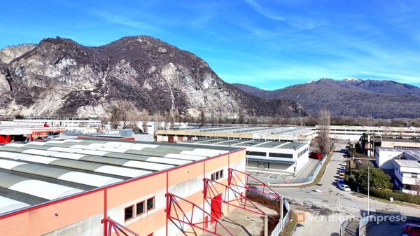 capannone in vendita a Verbania