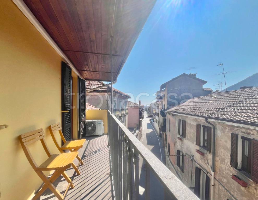 appartamento in vendita a Verbania in zona Trobaso