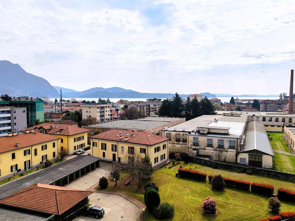 appartamento in vendita a Verbania in zona Centro Città