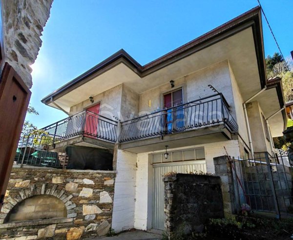 casa indipendente in vendita a Verbania in zona Intra