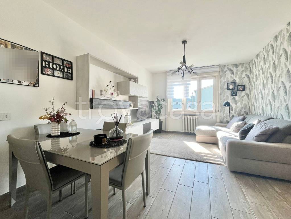 appartamento in vendita a Verbania in zona Intra