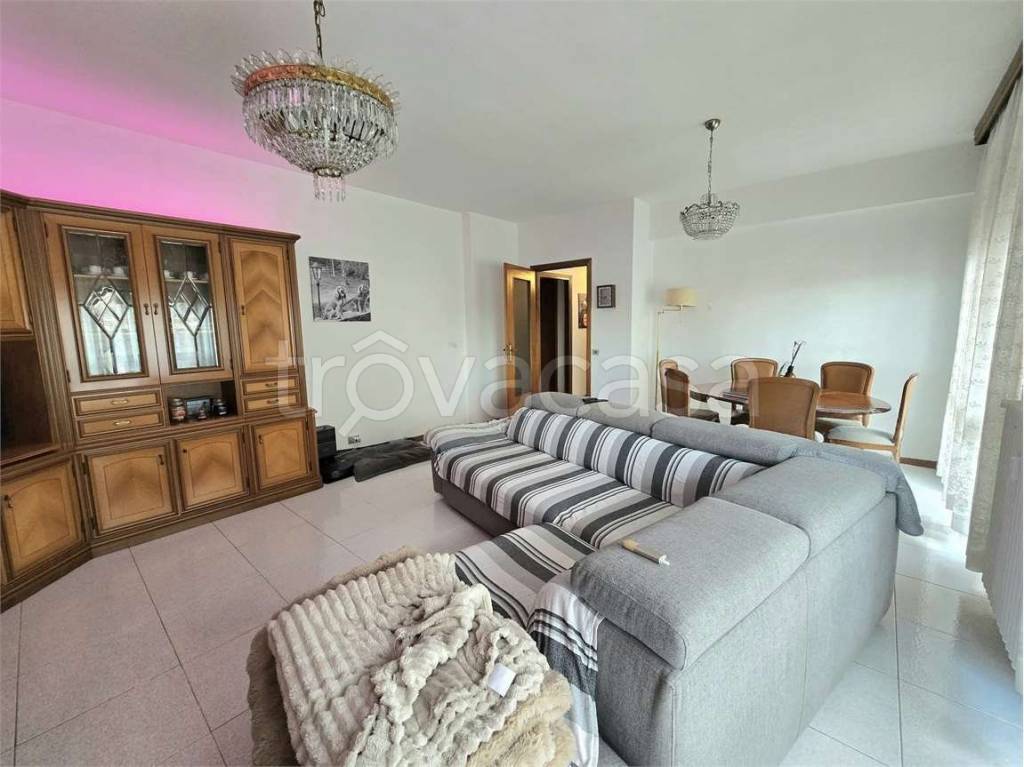 appartamento in vendita a Verbania in zona Intra