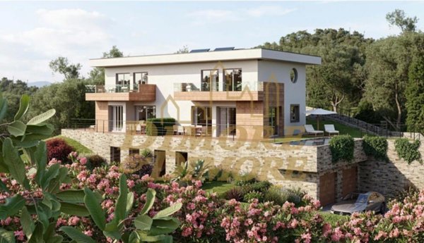 casa indipendente in vendita a Verbania in zona Intra