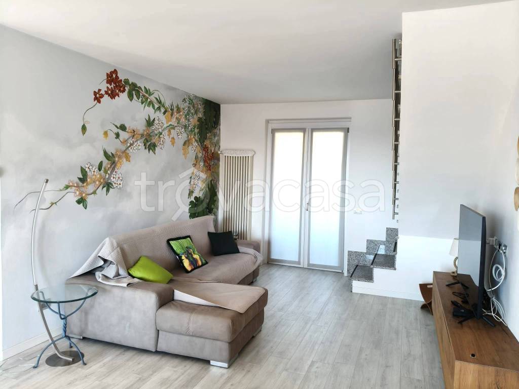 appartamento in vendita a Verbania in zona Intra