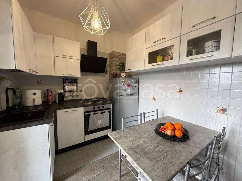 appartamento in vendita a Verbania in zona Sant'Anna