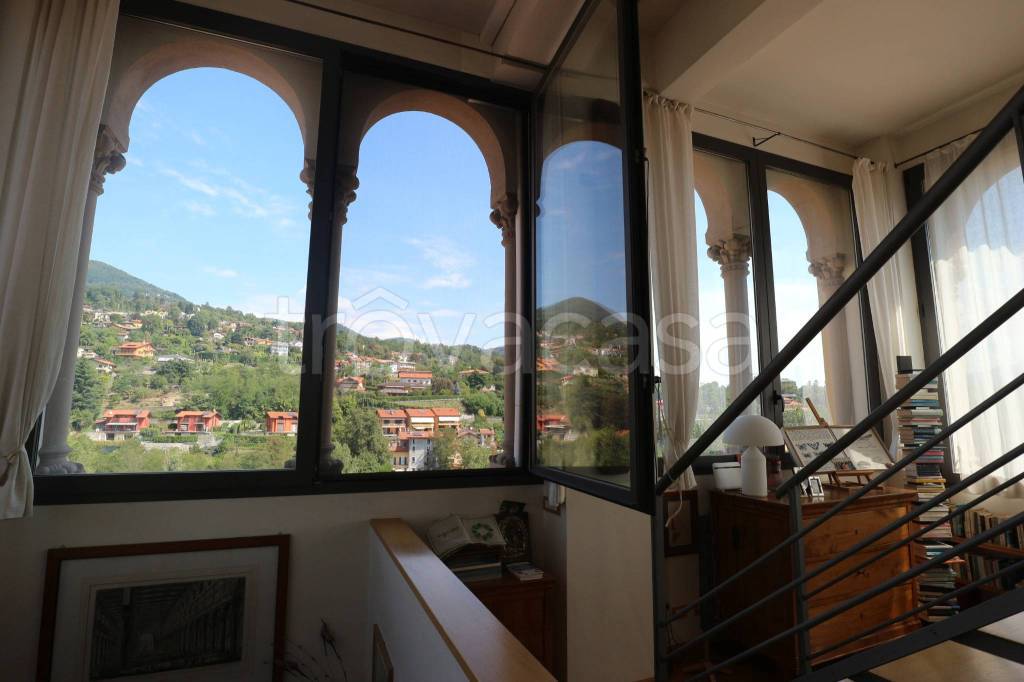appartamento in vendita a Verbania in zona Intra