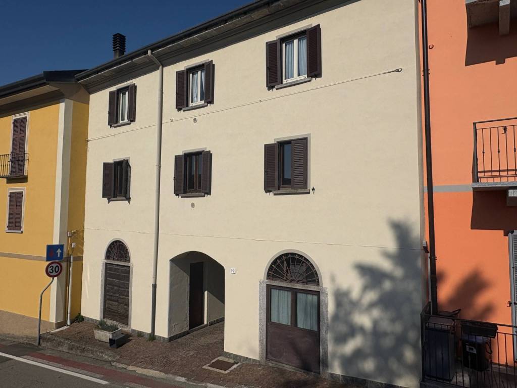 appartamento in vendita a Verbania in zona Intra