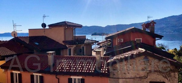 appartamento in vendita a Verbania in zona Suna