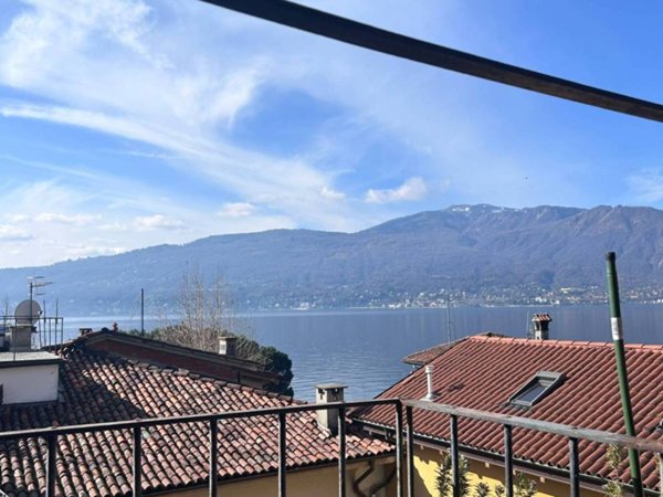appartamento in vendita a Verbania in zona Suna