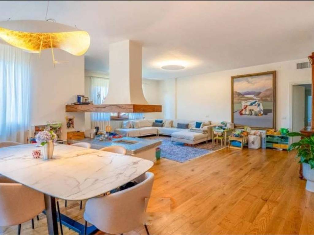 appartamento in vendita a Verbania in zona Castagnola