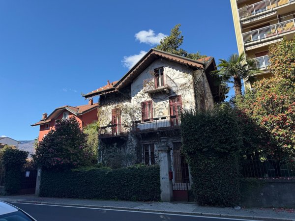casa indipendente in vendita a Verbania
