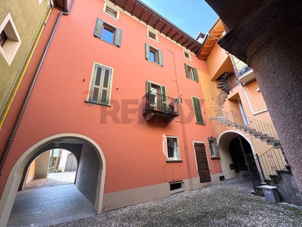 casa indipendente in vendita a Verbania in zona Intra