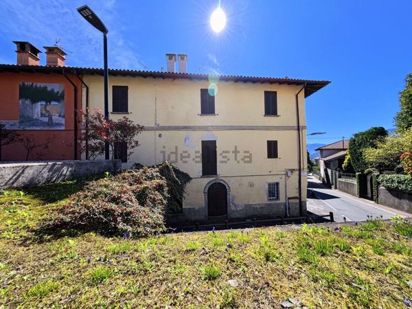 appartamento in vendita a Verbania in zona Antoliva