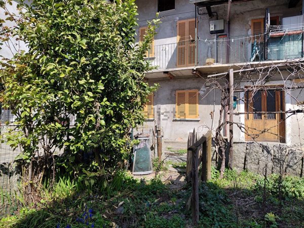 casa indipendente in vendita a Verbania in zona Fondotoce