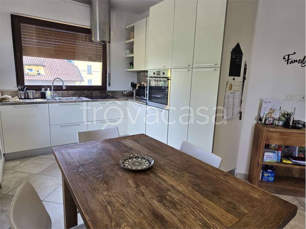 appartamento in vendita a Verbania in zona Madonna di Campagna