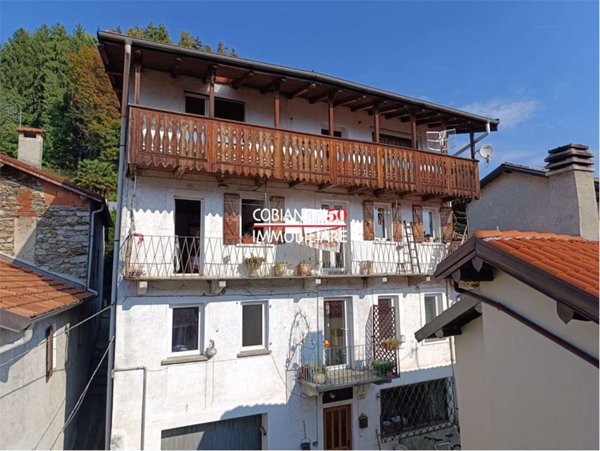 casa indipendente in vendita a Verbania in zona Unchio