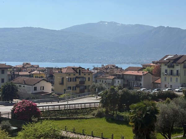 appartamento in vendita a Verbania in zona Suna