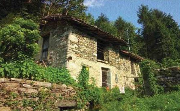 casa indipendente in vendita a Verbania in zona Cavandone