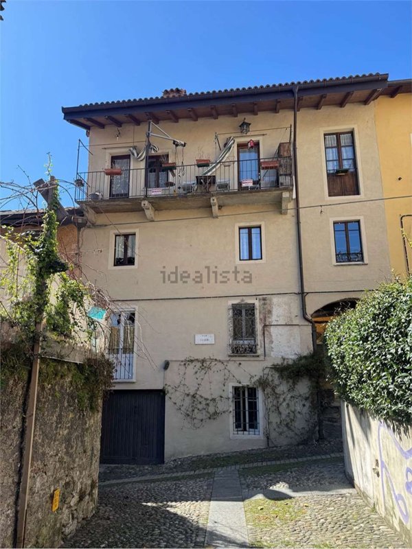 appartamento in vendita a Verbania in zona Suna