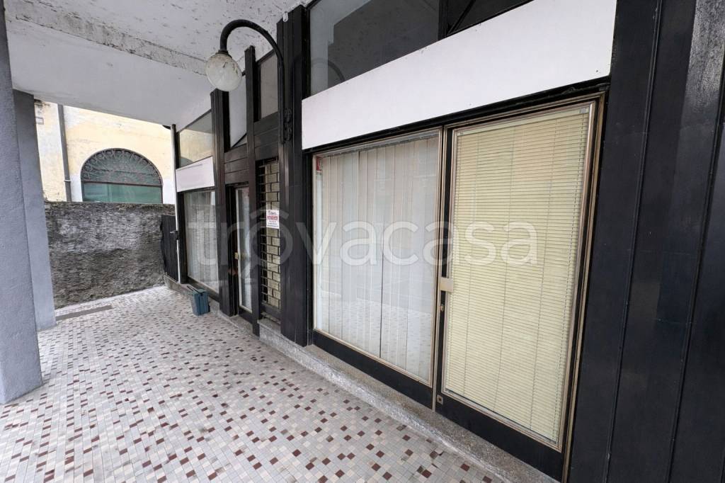 negozio in vendita a Verbania in zona Pallanza