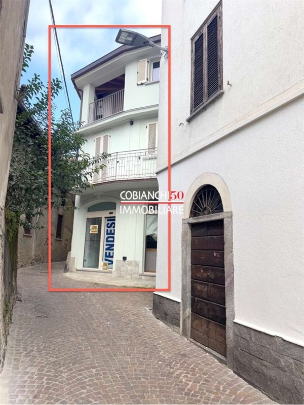 casa indipendente in vendita a Verbania in zona Centro Città