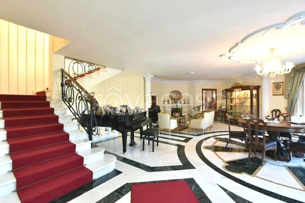 casa indipendente in vendita a Verbania in zona Intra