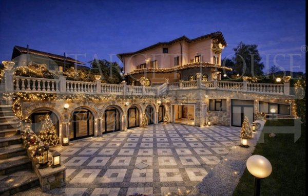 casa indipendente in vendita a Verbania