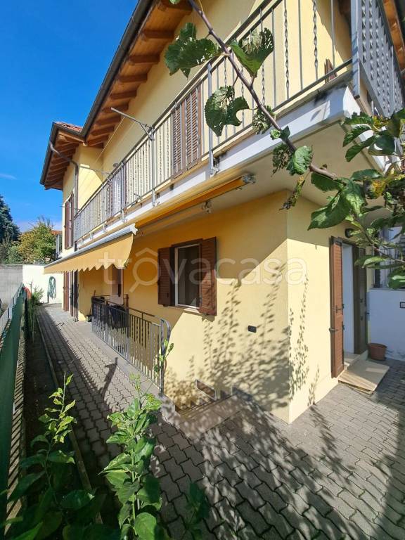 casa indipendente in vendita a Verbania in zona Intra
