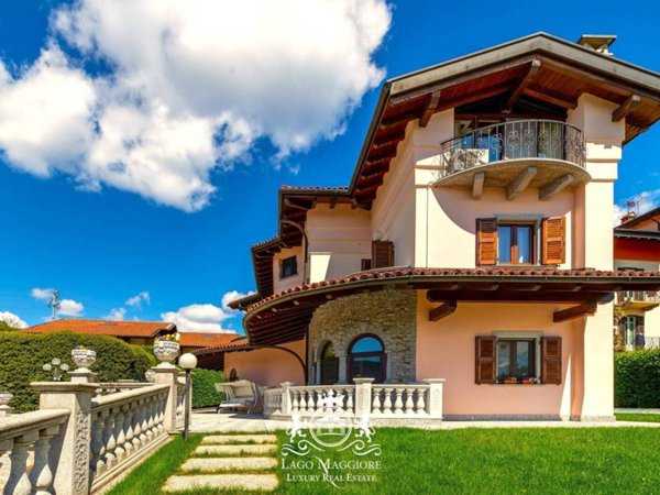 casa indipendente in vendita a Verbania in zona Intra