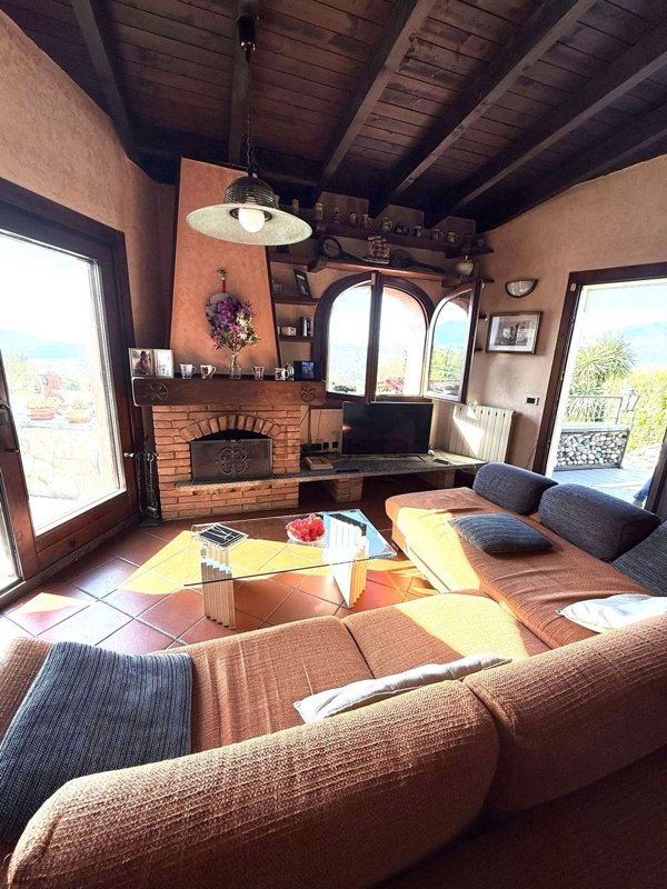 appartamento in vendita a Verbania in zona Zoverallo