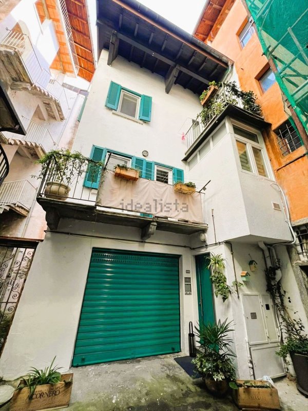 casa indipendente in vendita a Verbania in zona Intra