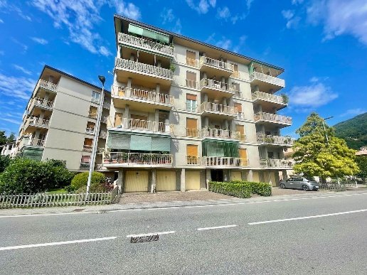 appartamento in vendita a Verbania in zona Suna