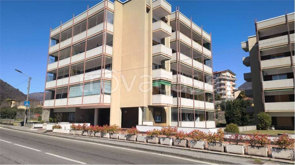 ufficio in vendita a Verbania in zona Intra