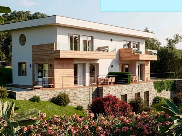 casa indipendente in vendita a Verbania in zona Intra