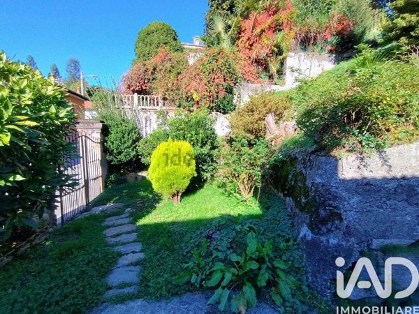 casa indipendente in vendita a Verbania in zona Intra