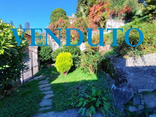 casa indipendente in vendita a Verbania in zona Intra