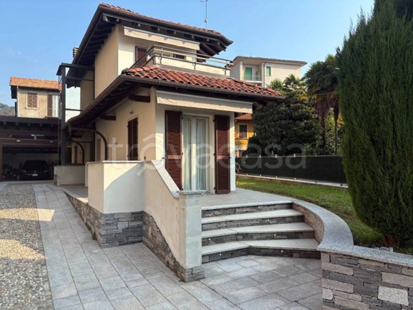 casa indipendente in vendita a Verbania in zona Pallanza