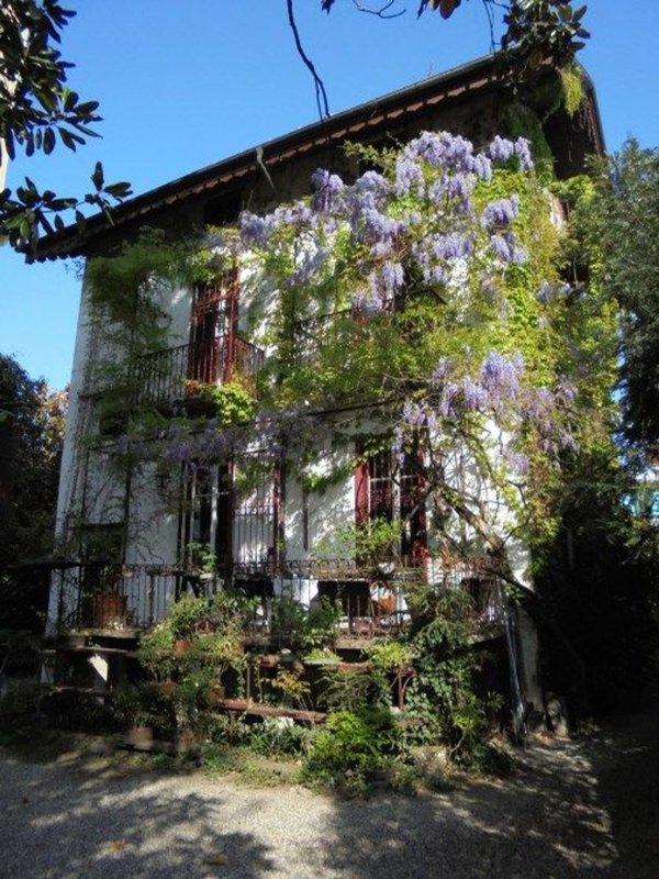 casa indipendente in vendita a Verbania in zona Pallanza