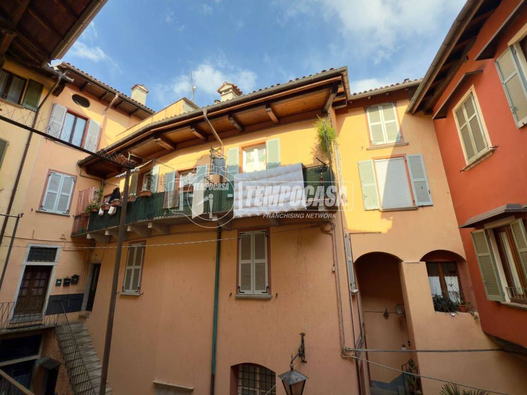 appartamento in vendita a Verbania in zona Intra
