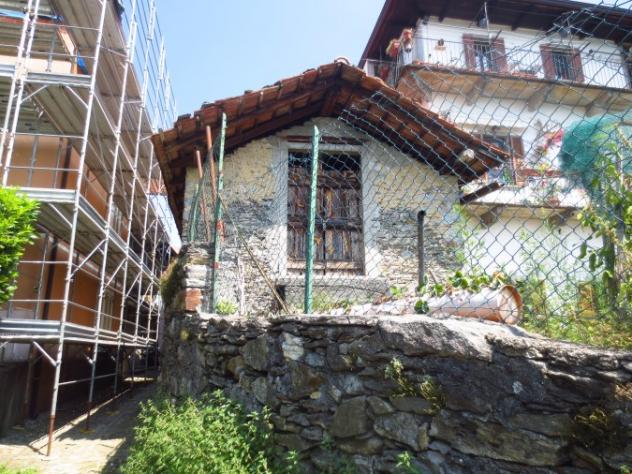 appartamento in vendita a Verbania in zona Cavandone