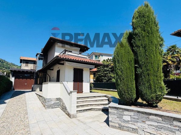 casa indipendente in vendita a Verbania in zona Pallanza