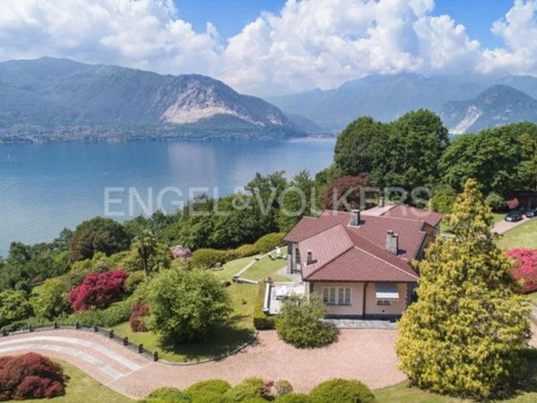 casa indipendente in vendita a Verbania in zona Centro Città