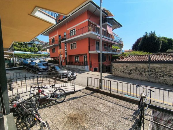 appartamento in vendita a Verbania in zona Suna