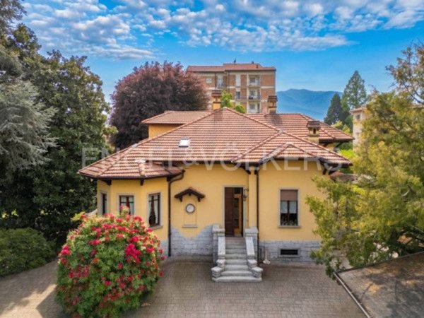 casa indipendente in vendita a Verbania in zona Intra