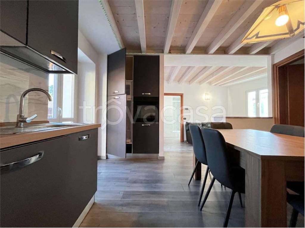 casa indipendente in vendita a Verbania in zona Trobaso