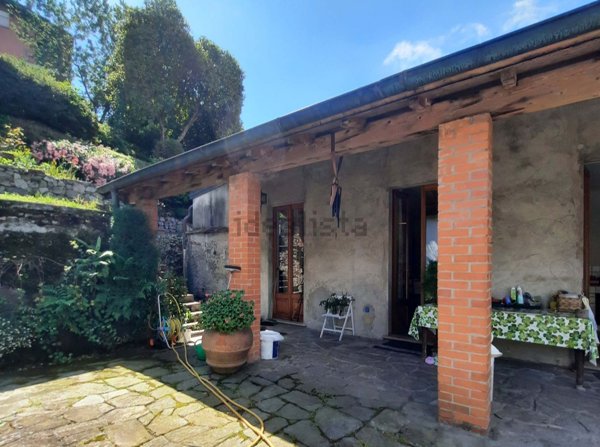 casa indipendente in vendita a Verbania in zona Intra