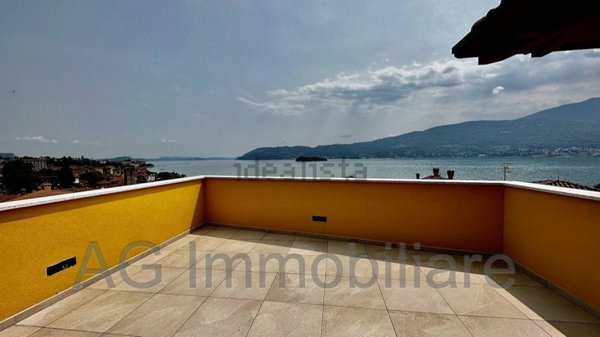 appartamento in vendita a Verbania in zona Suna