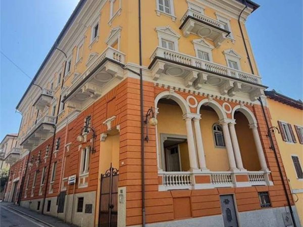 appartamento in vendita a Verbania in zona Pallanza
